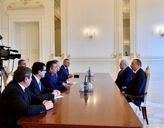 El mandatario  recibe a los presidentes del parlamento-FOTOS