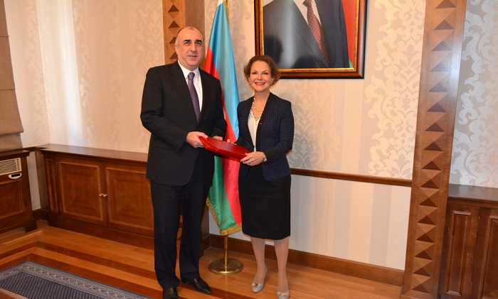Azerbaijani FM receives newly appointed ambassador of France