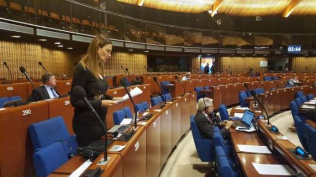 وفي الجمعية البرلمانية لمجلس أوروبا، أثيرت تعهدات كالباجار