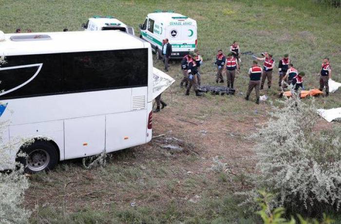 Sərnişin avtobusu qəzaya uğradı: 8 ölü, 32 yaralı