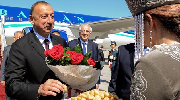 Ilham Aliyev arribó a Kirguistán
