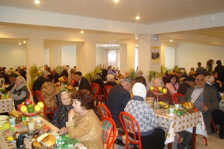 Qocalar evində bankomat quraşdırılsın