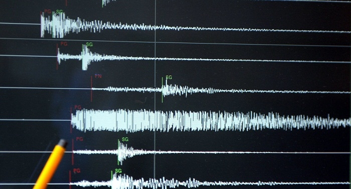 Magnitude 5.9 quake strikes off Philippines