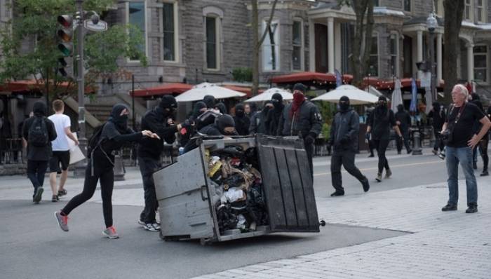 Québec : heurts entre police et manifestants en faveur de l'immigration