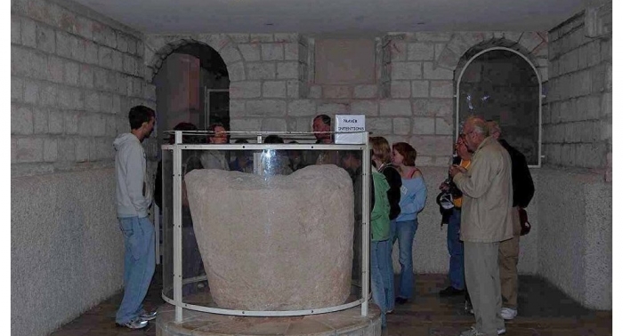 علماء الآثار يعثرون على دليل تحويل المسيح الماء إلى نبيذ (صورة)