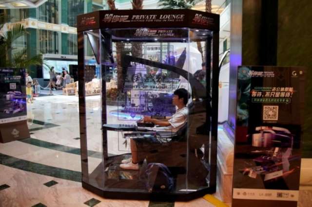 China mall offers 'man pod' havens for husbands wary of shopping