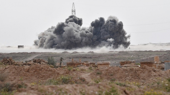 القوات الجوية الروسية تدمر قافلة لداعش وتصفي أكثر من 200 مسلح- فيديو