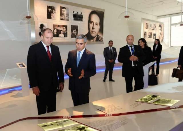 President of Bulgaria visits Heydar Aliyev Center
