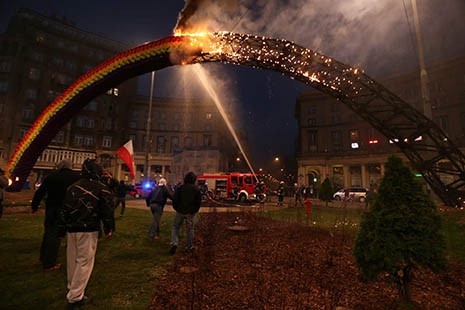 Warsaw"s Controversial Rainbow Statue to Be Removed - VIDEO