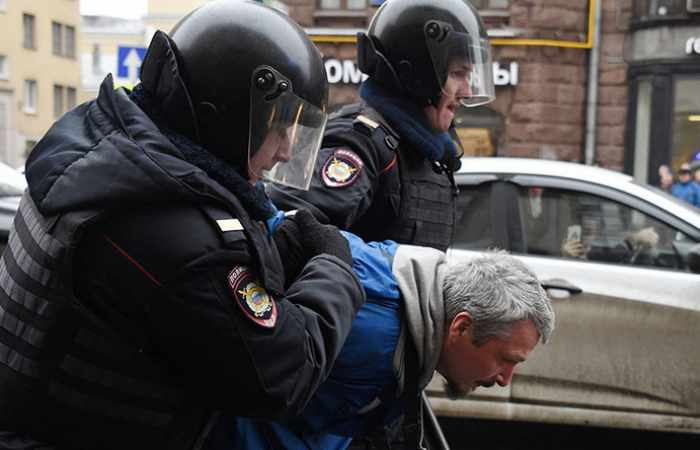 31 detained at unsanctioned rally in center of Moscow
