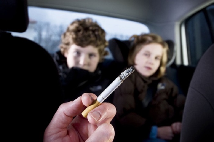 Rauchen im Auto soll verboten werden