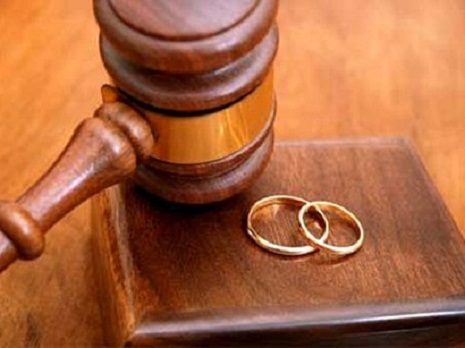 İranda boşananların sayı 9 faiz artıb