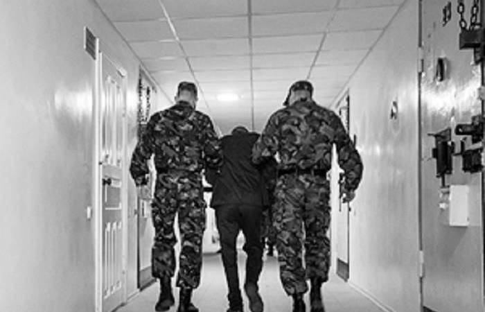 Azotan a los reclusos en Armenia