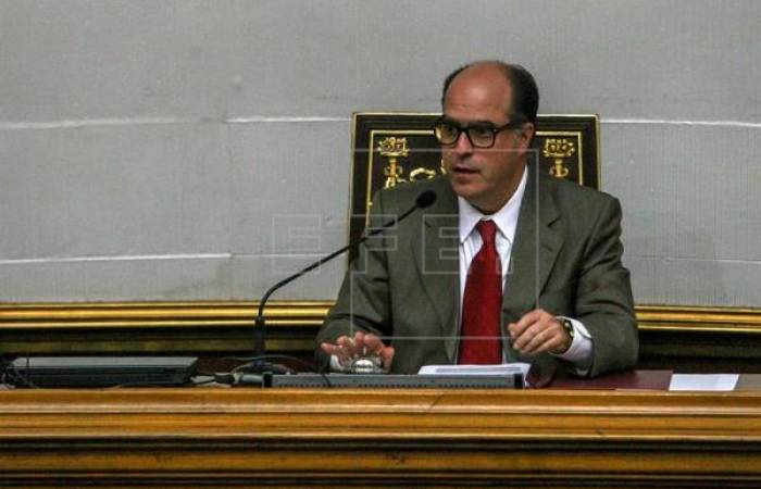 El Parlamento y las calles venezolanas se alzaron en rebelión contra el "golpe" de Maduro