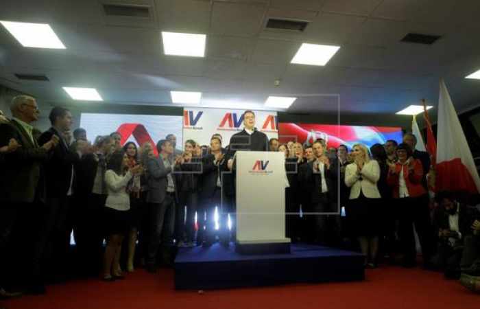 El recuento casi final confirma la victoria de Vucic en las presidenciales serbias