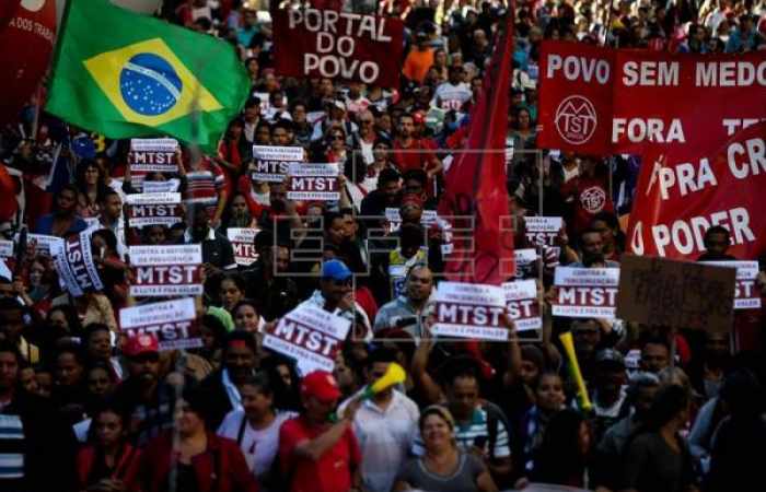 Miles de personas protestan en todo Brasil contra las reformas del Gobierno