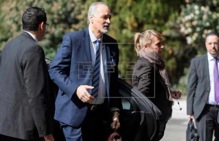 El régimen sirio se reúne con De Mistura para abordar seguridad y terrorismo