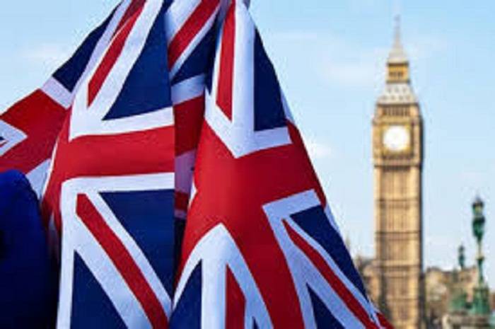 El Reino Unido otorgará visas a los ciudadanos de Hong Kong si China sigue adelante con su polémica ley de seguridad