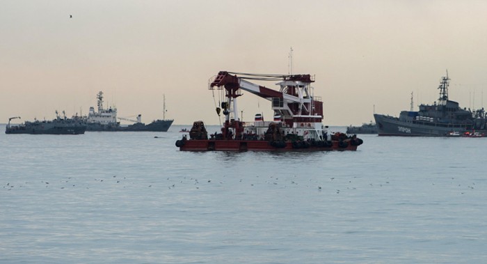 Fuente: Socorristas rescatan 15 cuerpos de  muertos en siniestro del Tu-154 