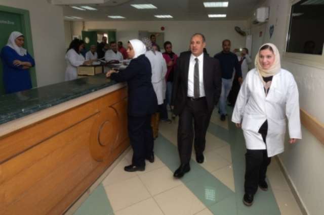 محافظ الإسكندرية يتفقد أعمال التطوير بمستشفى رأس التين العام