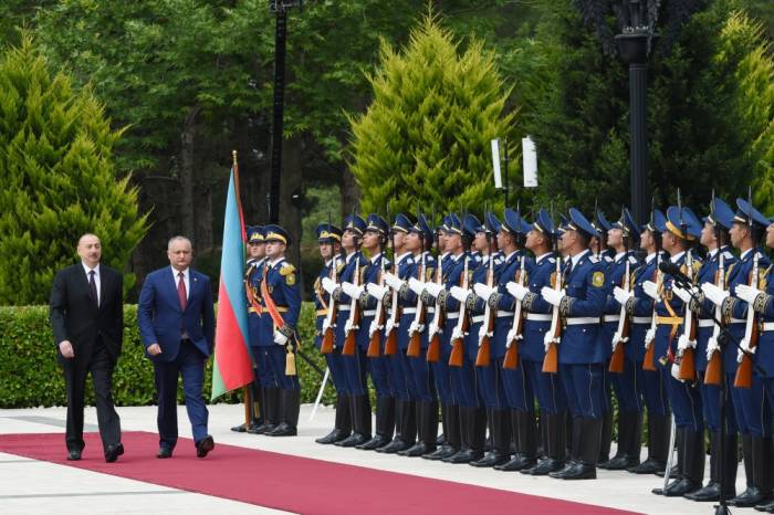 İlham Əliyev Moldova prezidentini qarşıladı - FOTOLAR