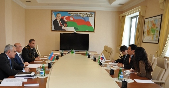 Azerbaijani minister meets with newly-appointed Korean ambassador