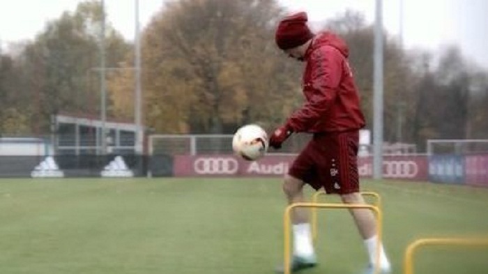 Ribéry retouche le ballon
