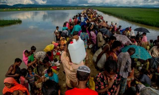 More than 300,000 Rohingya refugee children 'outcast and desperate', Unicef says