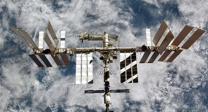 ¿Por qué Roscosmos quiere reducir la tripulación rusa en la EEI?.