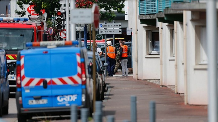 Priester bei Geiselnahme in Kirche getötet