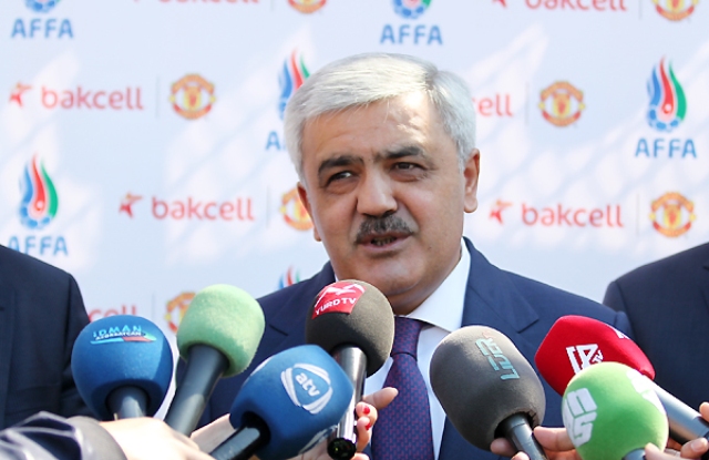 `Dözə bilmədim, stadionu tərk etdim` - Rövnəq Abdullayev