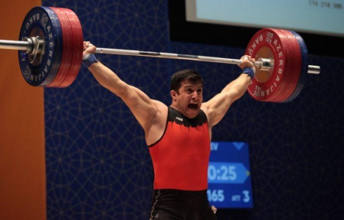 Azerbaijan’s weightlifter wins bronze
