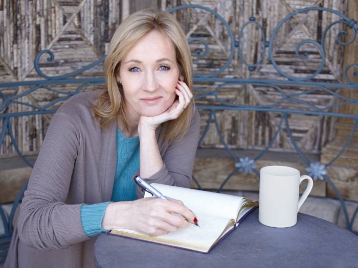 J.K. Rowling s'excuse pour avoir tweeté à tort sur Trump