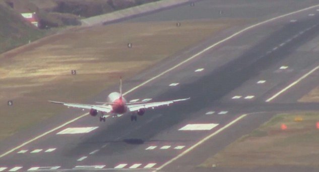 Terrifying video  of planes landing in cross winds at Madeira airport