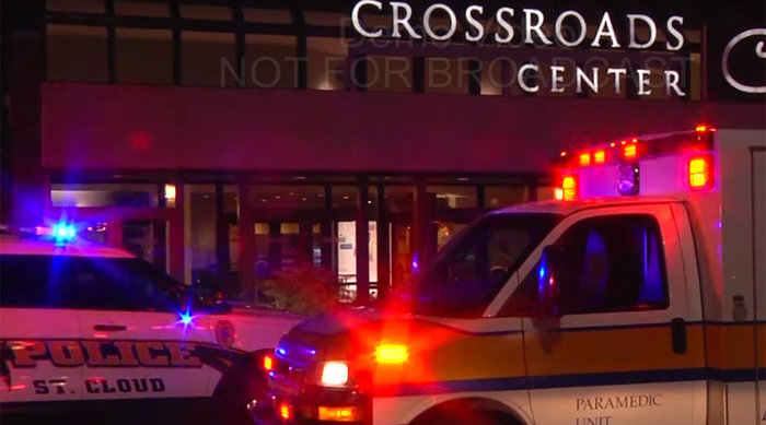Suspect killed after injuring at least 6 in mass stabbing at Minnesota mall - VIDEO