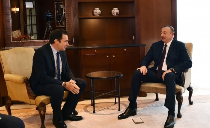 Azerbaijani President meets with Airbus Group vice-president in Berlin