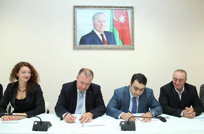 Azerbaijan building plant on float glass output