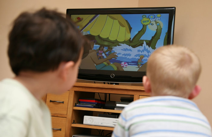 Toddlers who watch too much TV can become violent at 13