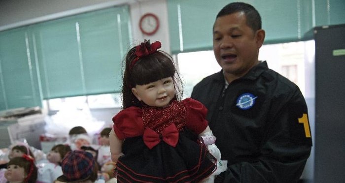 Lucky Thai dolls `non-human` says aviation authority