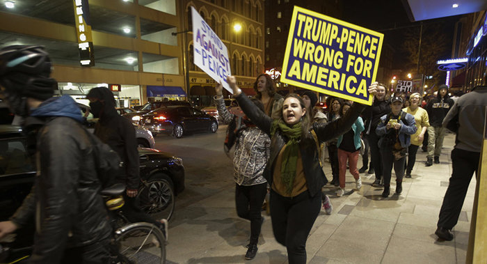 Three arrested, two police officers Injured at Anti-Trump rally in Indianapolis