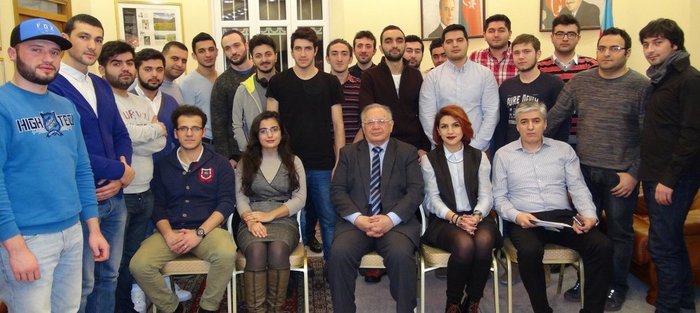 Ambassador meets with Azerbaijani students in Warsaw