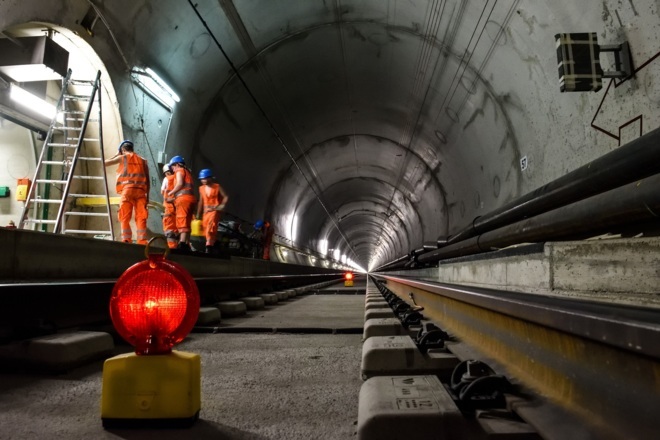 Suiza inaugura el túnel ferroviario más largo y profundo del planeta