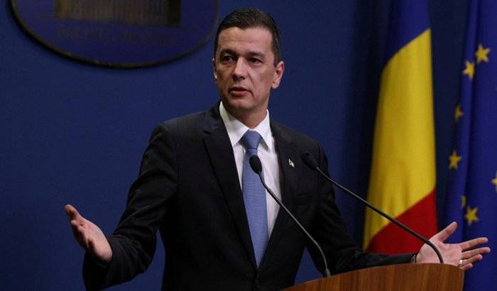 Parlamentarios rumanos aprueban moción de censura contra el Gobierno