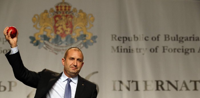 Crisis política en Bulgaria tras la elección de un presidente prorruso