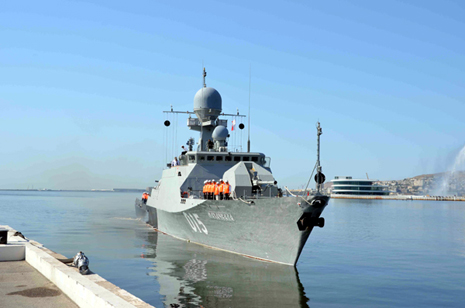 Russian warships in Baku