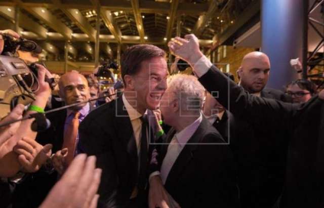 Rutte gana las elecciones en Holanda y derrota al ultraderechista Wilders