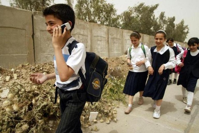 Bakıda şagirdlərə telefon qadağası qoyuldu