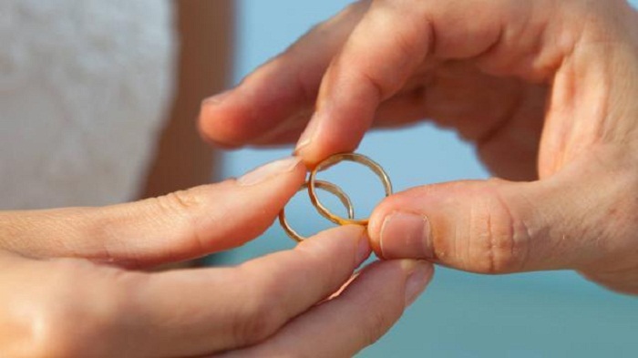 À 28 ans, elle épouse un homme de 82 ans et finit au tribunal