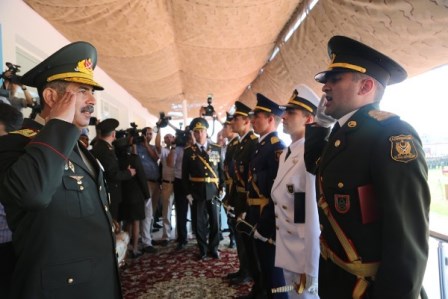 Orduda yenilik - papaqsız salama icazə verildi
