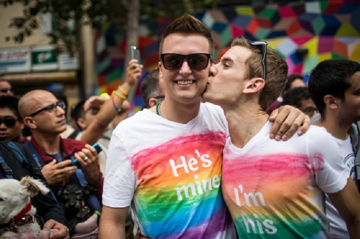 Ukraine: la Commission constitutionnelle devrait protéger les personnes LGBT contre la discrimination